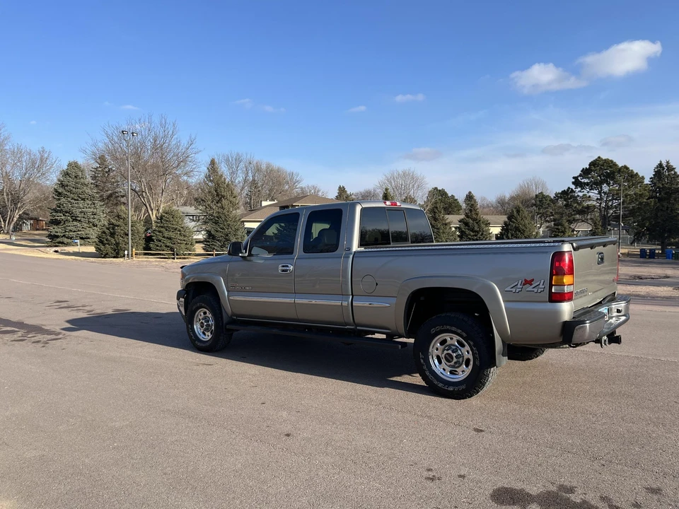 2002 GMC Sierra Heavy Duty 2nd Gen - Image 17 of 31