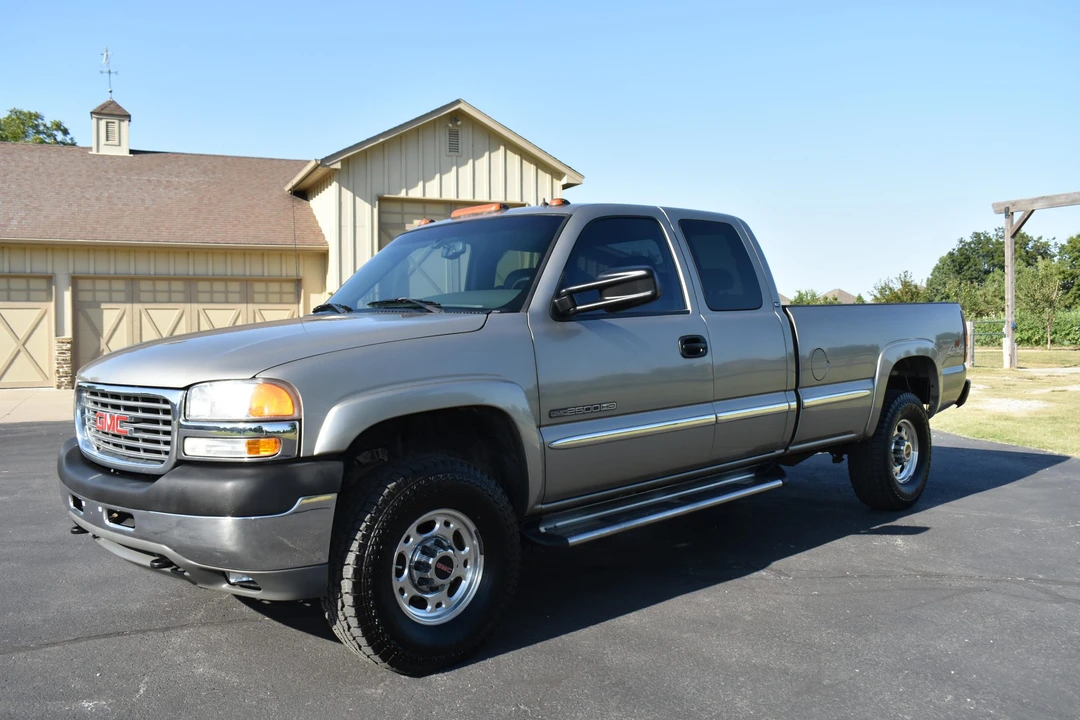 2002 GMC Sierra Heavy Duty 2nd Gen - Image 3 of 31
