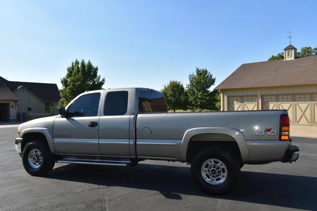 2002 GMC Sierra Heavy Duty 2nd Gen - Image 18 of 31