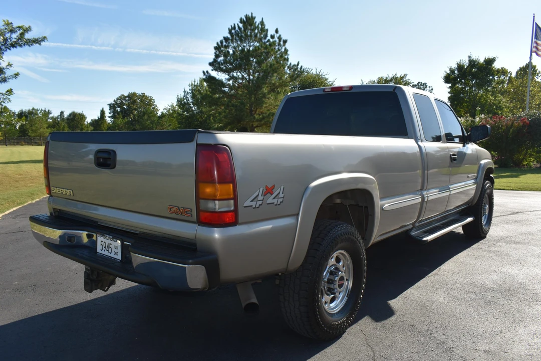 2002 GMC Sierra Heavy Duty 2nd Gen - Image 13 of 31