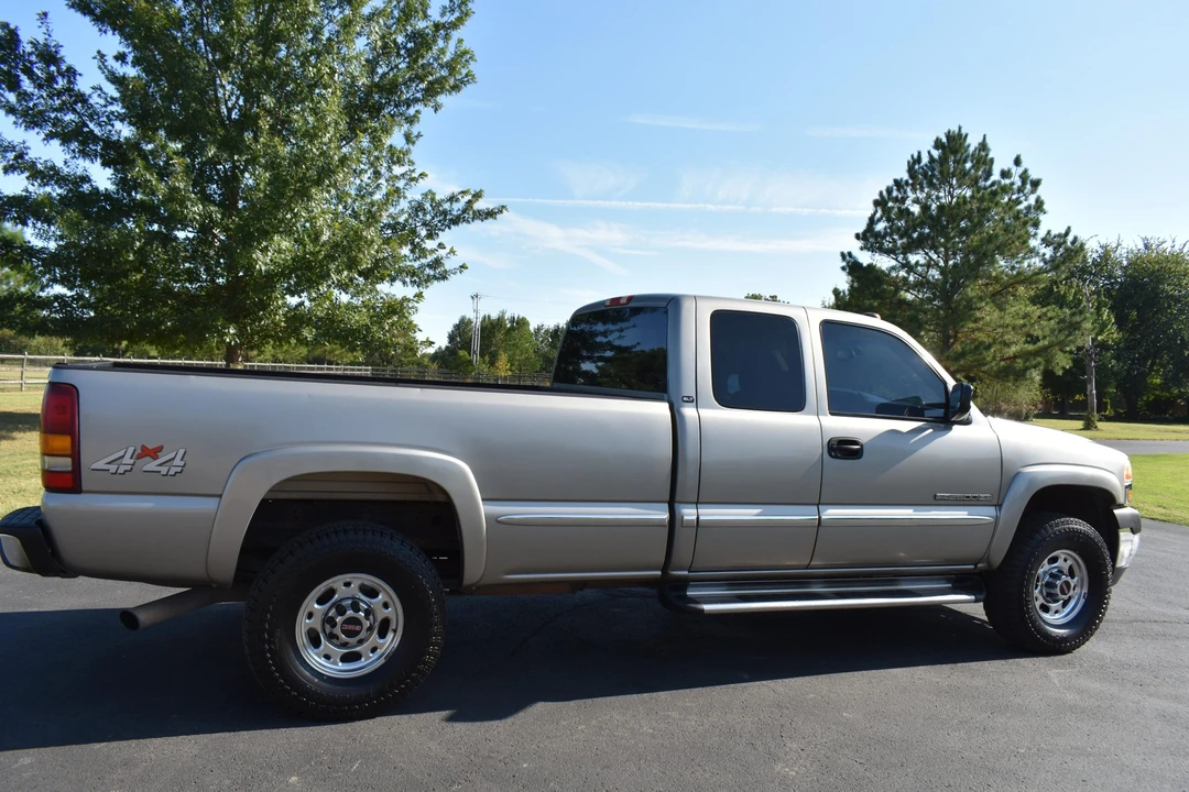 2002 GMC Sierra Heavy Duty 2nd Gen - Image 11 of 31