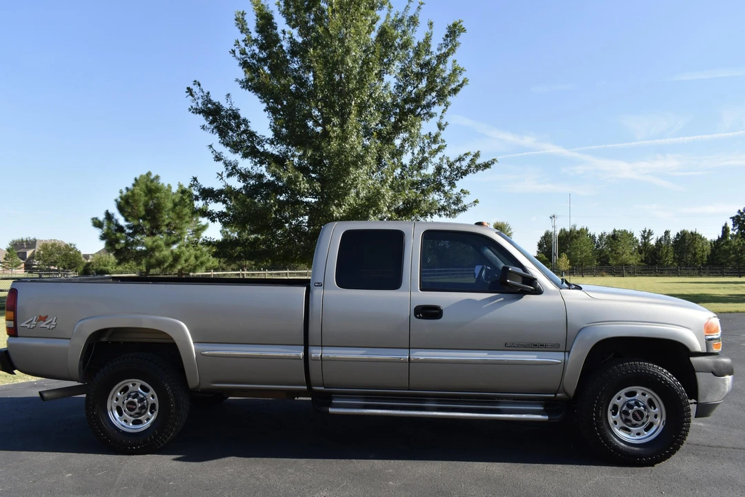 2002 GMC Sierra Heavy Duty 2nd Gen - Image 9 of 31