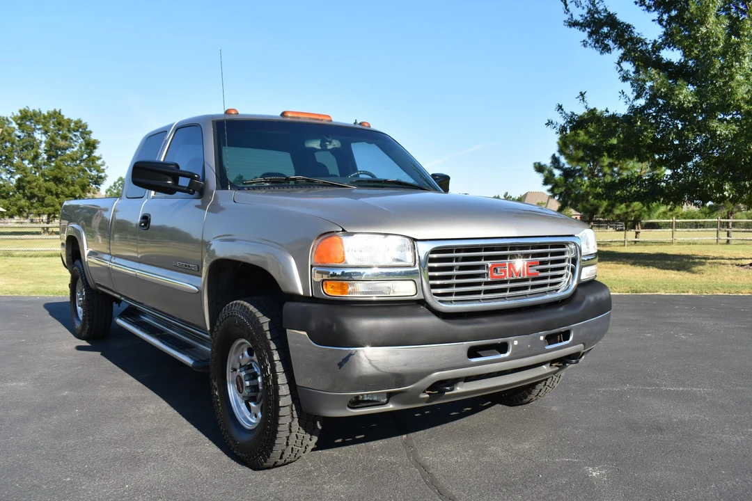2002 GMC Sierra Heavy Duty 2nd Gen - Image 5 of 31