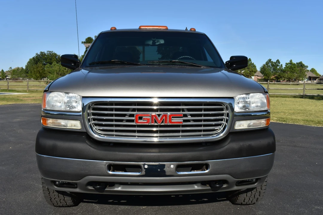 2002 GMC Sierra Heavy Duty 2nd Gen - Image 4 of 31