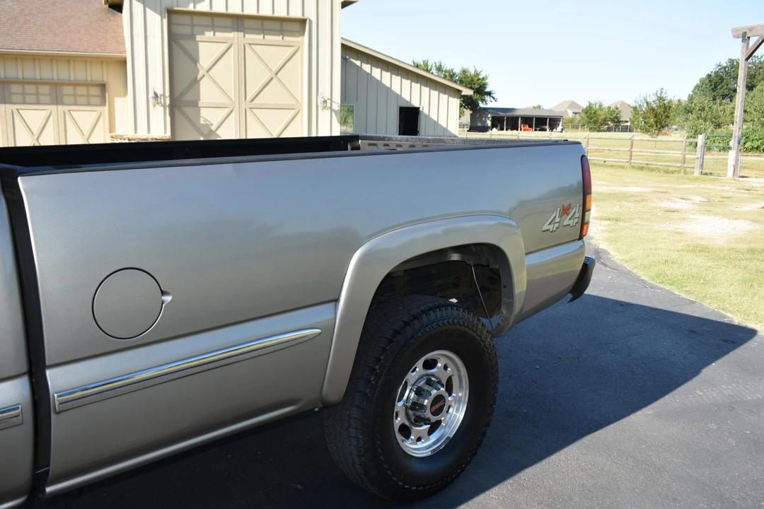 2002 GMC Sierra Heavy Duty 2nd Gen - Image 28 of 31