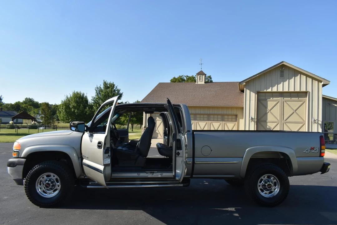 2002 GMC Sierra Heavy Duty 2nd Gen - Image 22 of 31