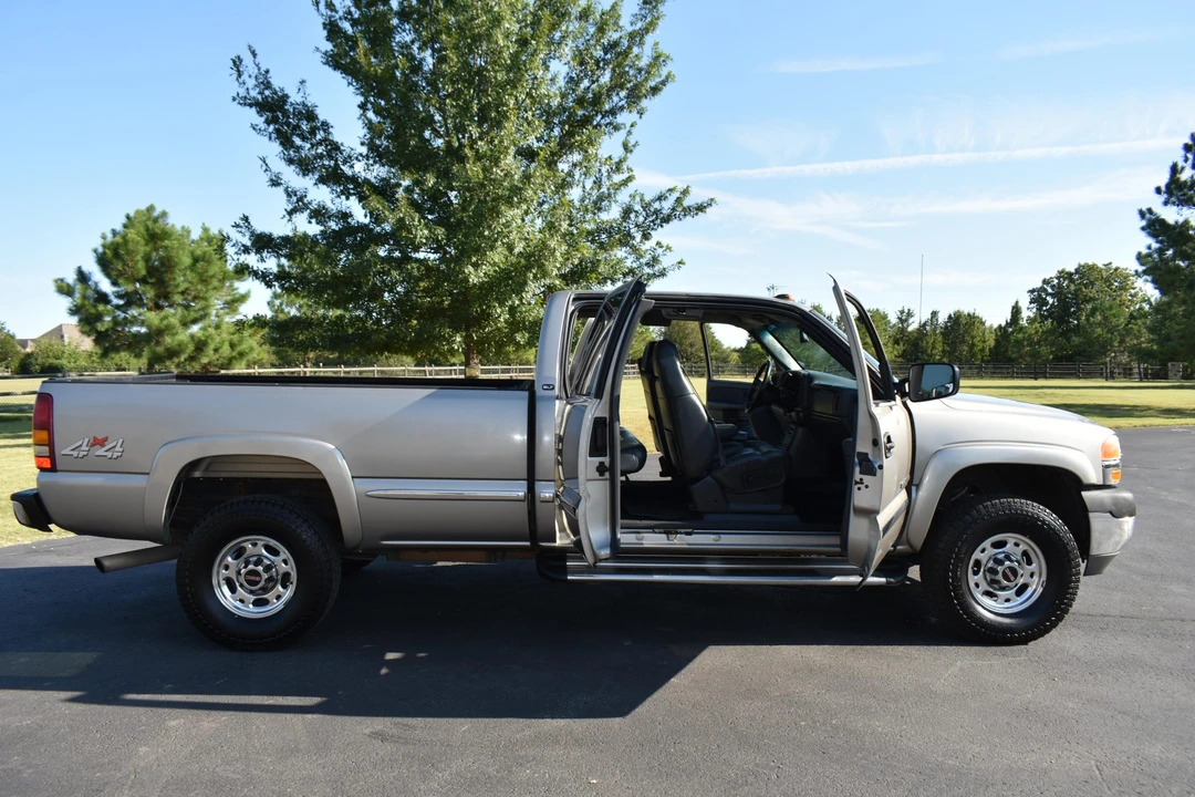 2002 GMC Sierra Heavy Duty 2nd Gen - Image 23 of 31