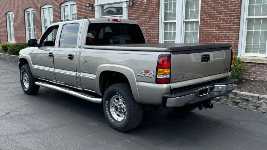 2002 GMC Sierra Heavy Duty 2nd Gen - Image 3 of 10
