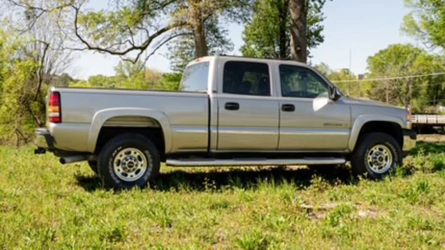 2002 GMC Sierra Heavy Duty 2nd Gen - Image 3 of 25