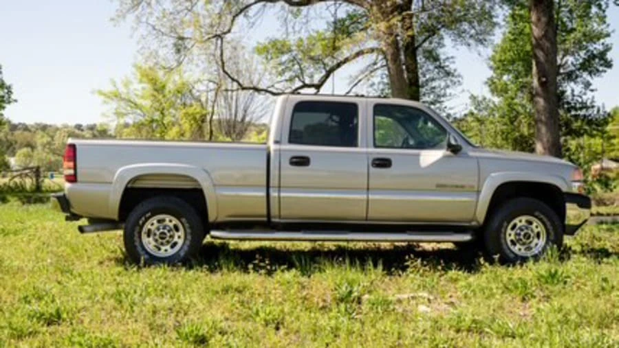 2002 GMC Sierra Heavy Duty 2nd Gen - Image 2 of 25