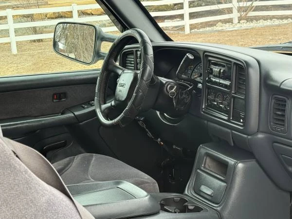 2002 GMC Sierra Heavy Duty 2nd Gen - Image 10 of 15