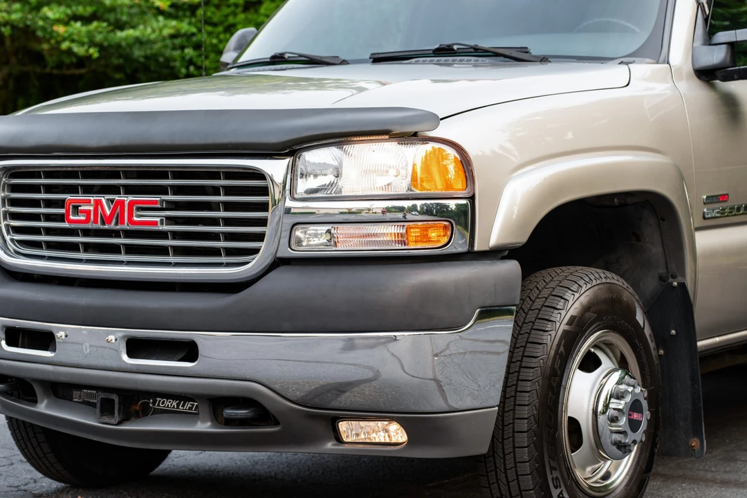 2002 GMC Sierra Heavy Duty 2nd Gen - Image 13 of 31