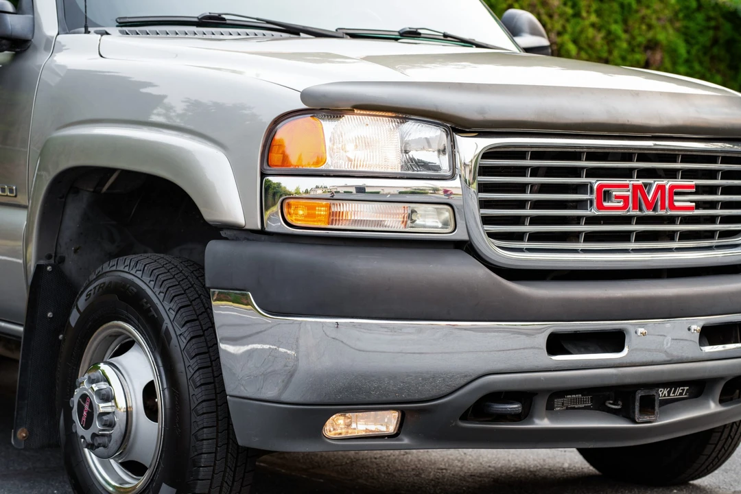 2002 GMC Sierra Heavy Duty 2nd Gen - Image 11 of 31