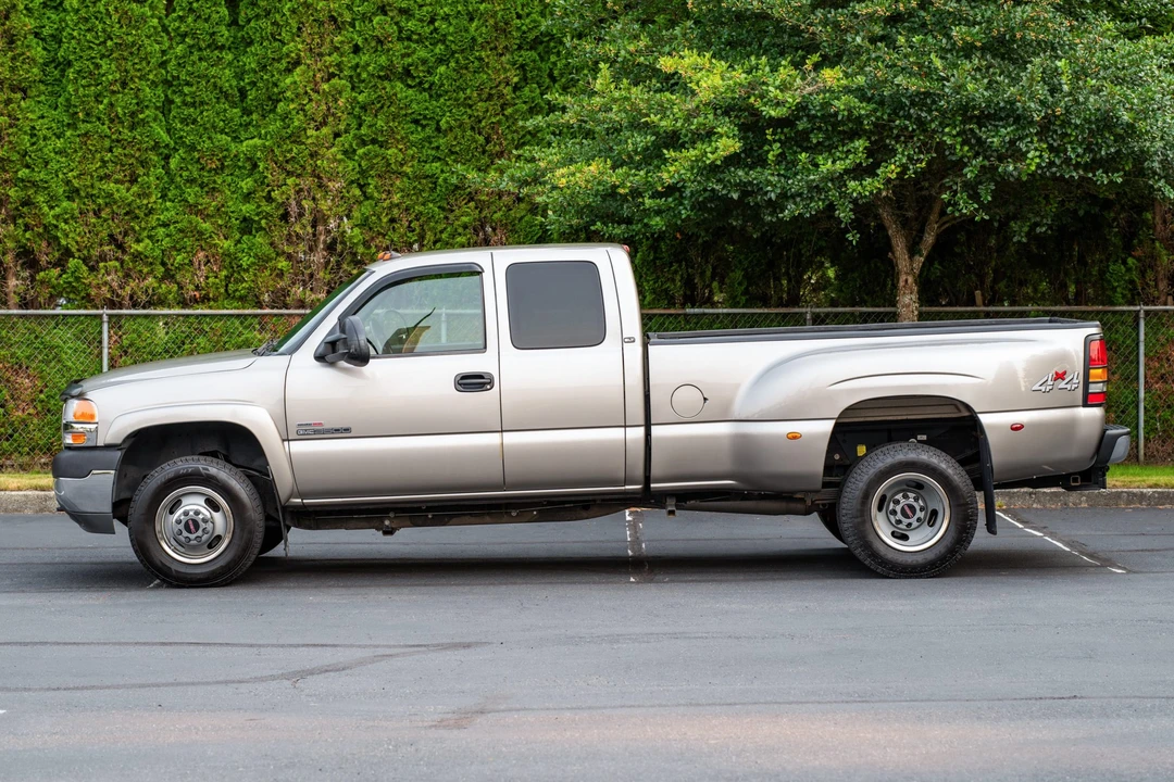 2002 GMC Sierra Heavy Duty 2nd Gen - Image 3 of 31