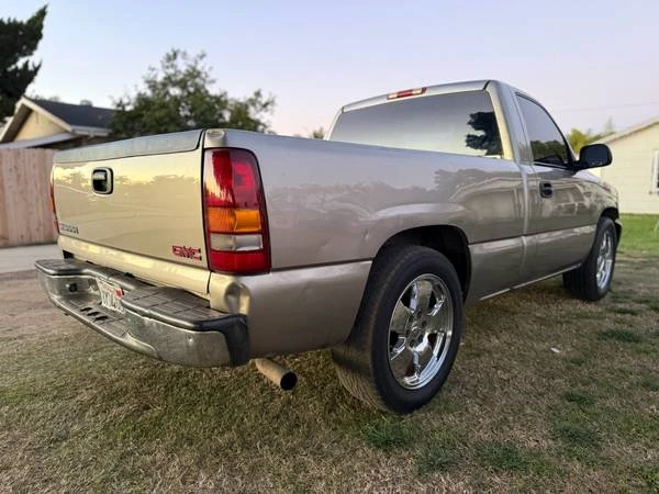 2002 GMC Sierra 2nd Gen - Image 2 of 11