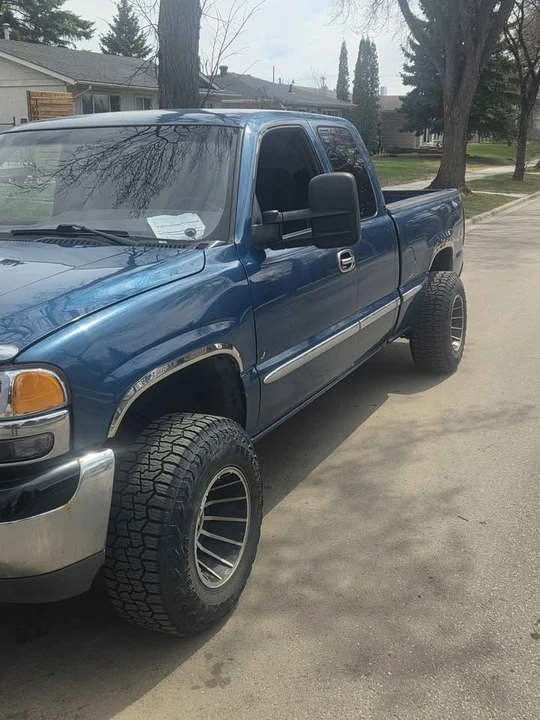 2002 GMC Sierra 1st Gen - Image 2 of 8