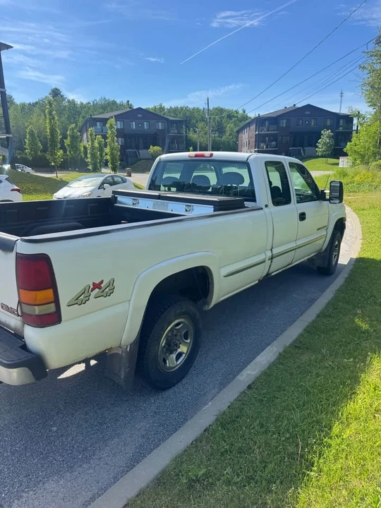 2002 GMC Sierra 1st Gen - Image 5 of 9