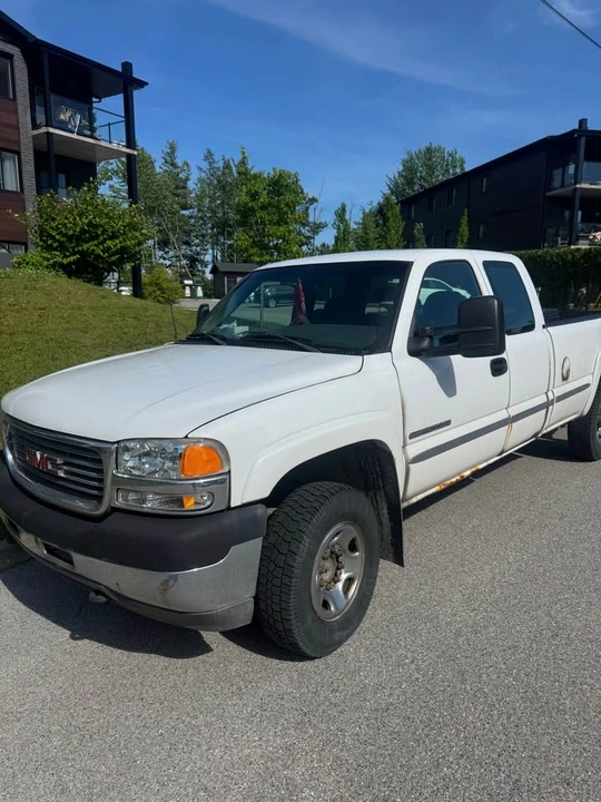 2002 GMC Sierra 1st Gen - Image 2 of 9