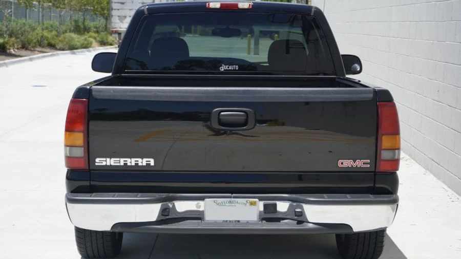 2002 GMC Sierra 1st Gen - Image 11 of 19
