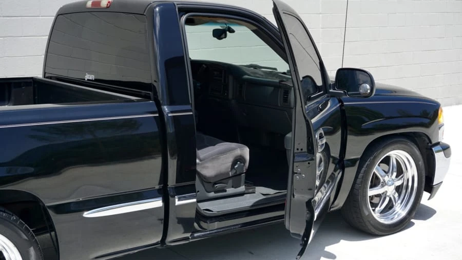 2002 GMC Sierra 1st Gen - Image 14 of 19