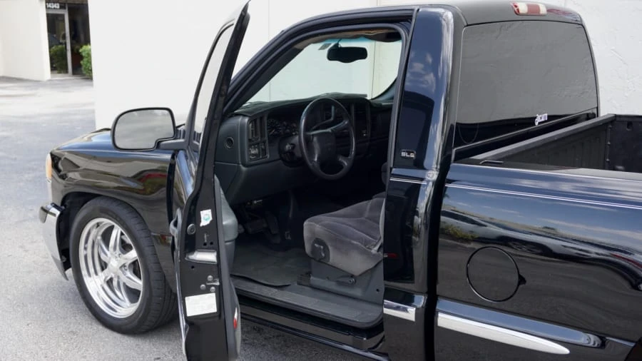 2002 GMC Sierra 1st Gen - Image 17 of 19