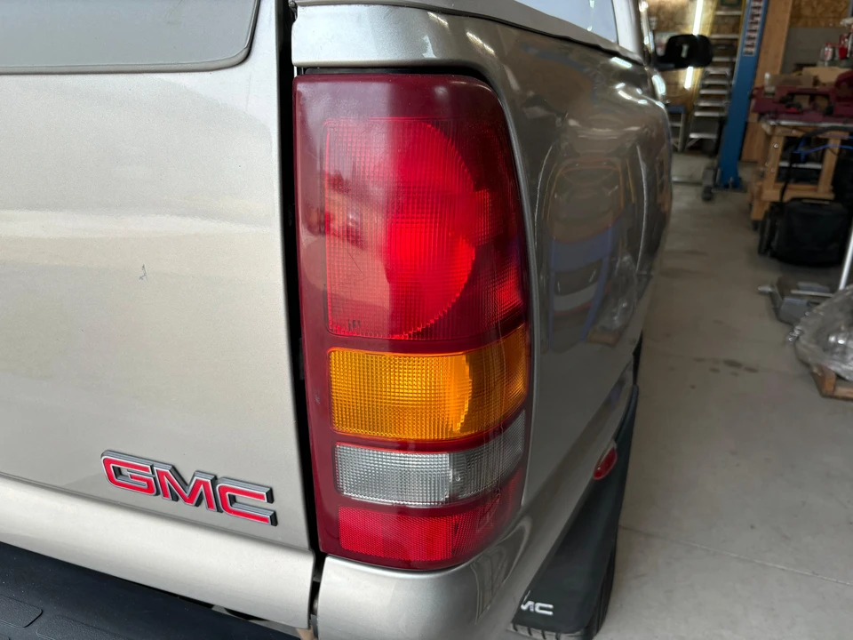 2002 GMC Sierra 2nd Gen - Image 20 of 31