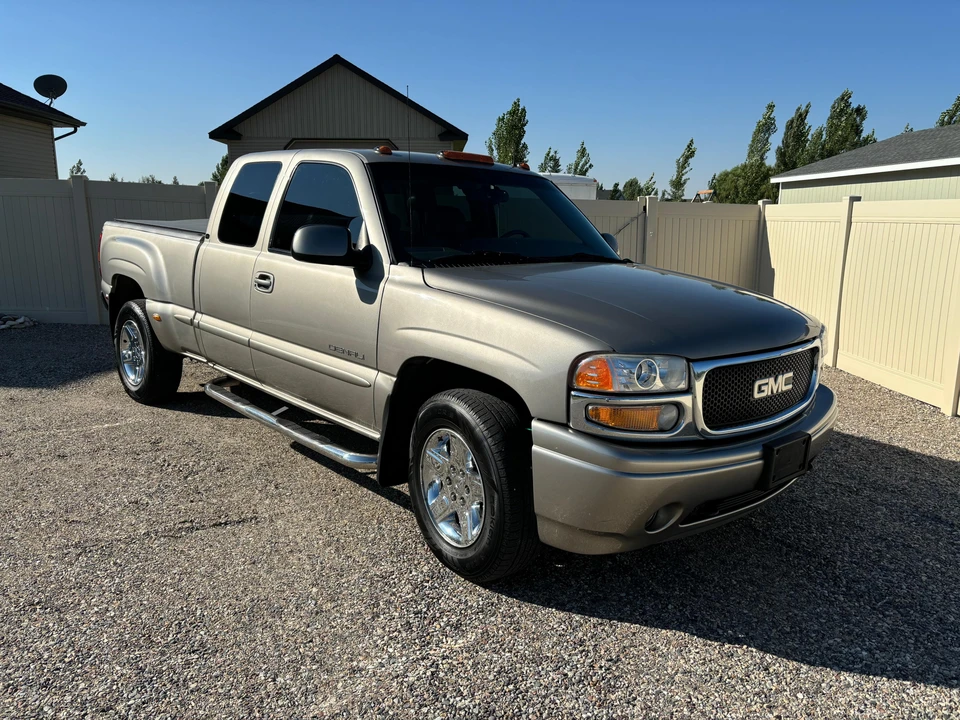 2002 GMC Sierra 2nd Gen - Image 11 of 31
