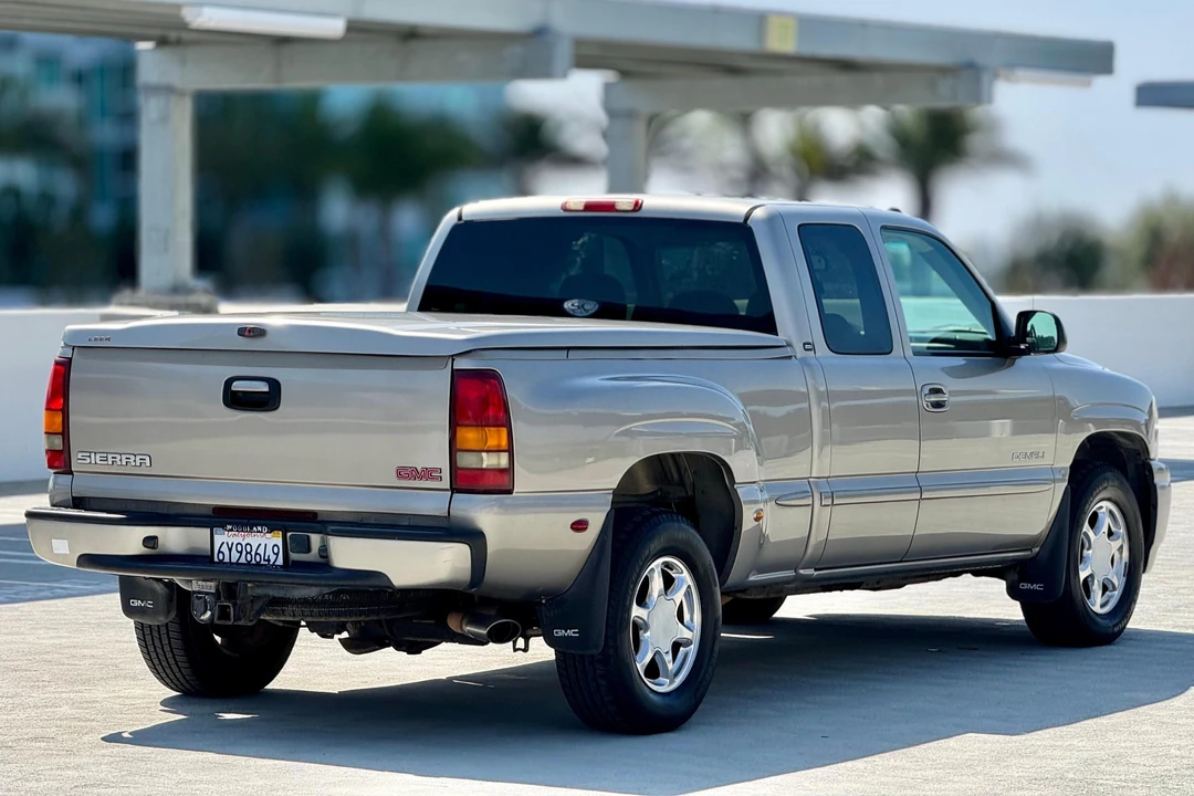 2002 GMC Sierra 2nd Gen - Image 4 of 31