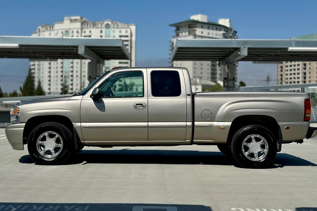 2002 GMC Sierra 2nd Gen - Image 3 of 31