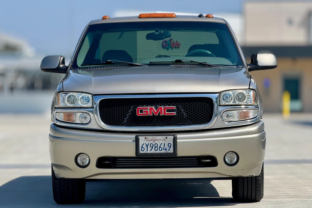 2002 GMC Sierra 2nd Gen - Image 2 of 31
