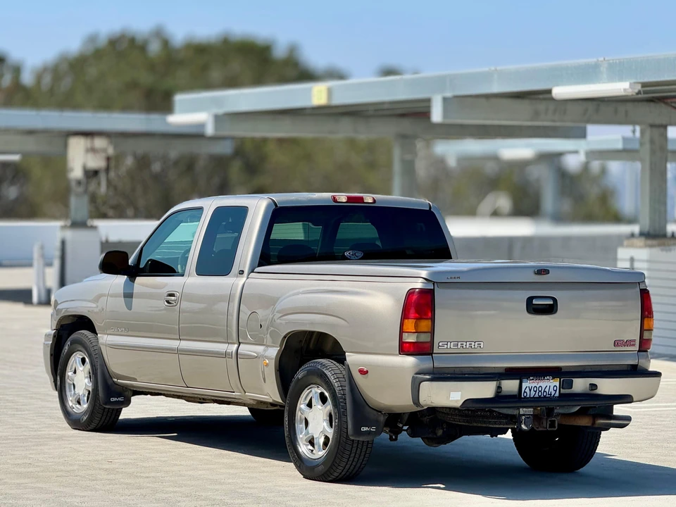 2002 GMC Sierra 2nd Gen - Image 10 of 31