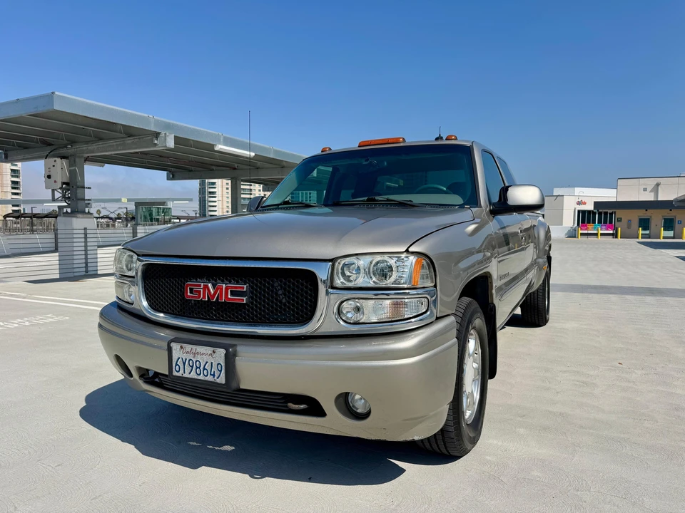2002 GMC Sierra 2nd Gen - Image 7 of 31