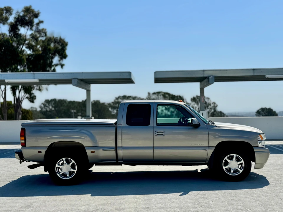 2002 GMC Sierra 2nd Gen - Image 19 of 31