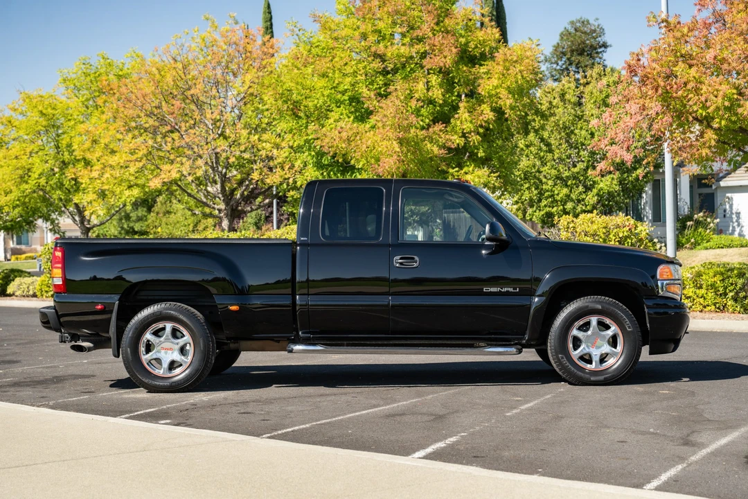 2002 GMC Sierra 2nd Gen - Image 7 of 31