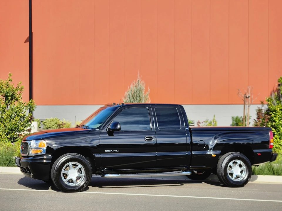 2002 GMC Sierra 2nd Gen - Image 9 of 31