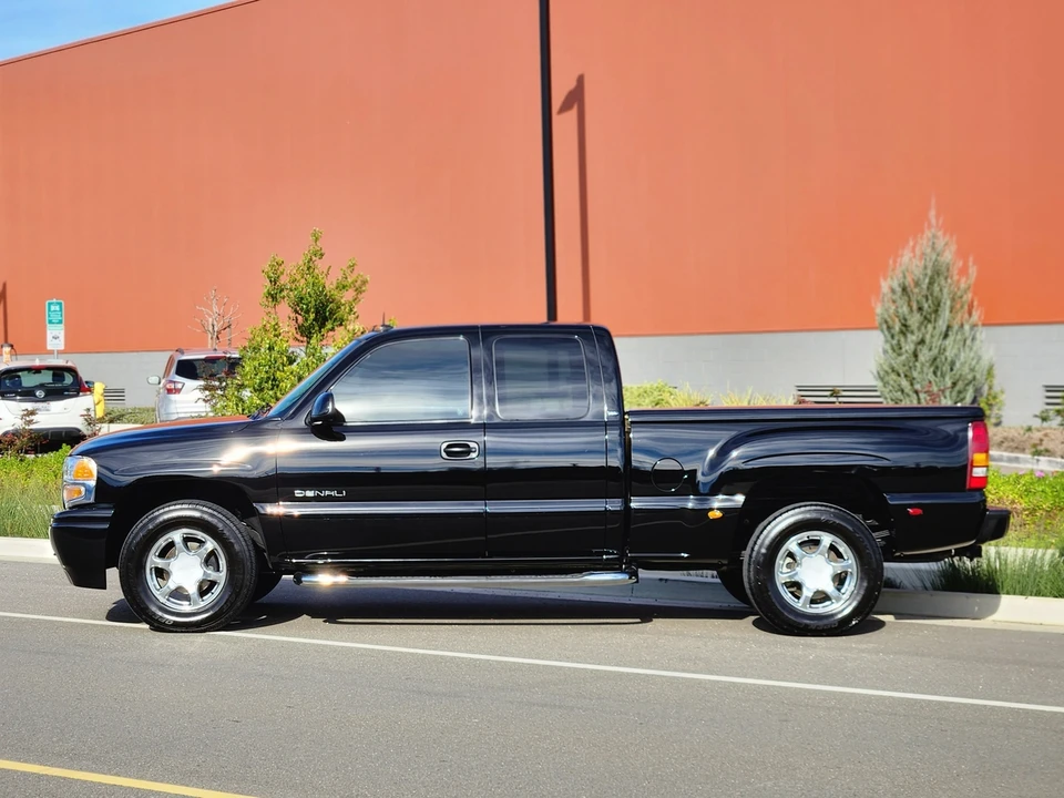 2002 GMC Sierra 2nd Gen - Image 10 of 31