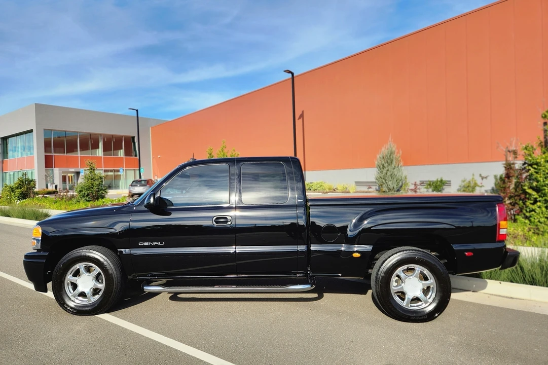 2002 GMC Sierra 2nd Gen - Image 11 of 31