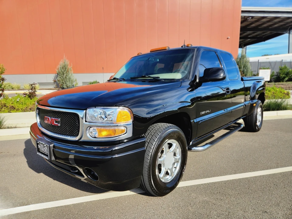2002 GMC Sierra 2nd Gen - Image 3 of 31