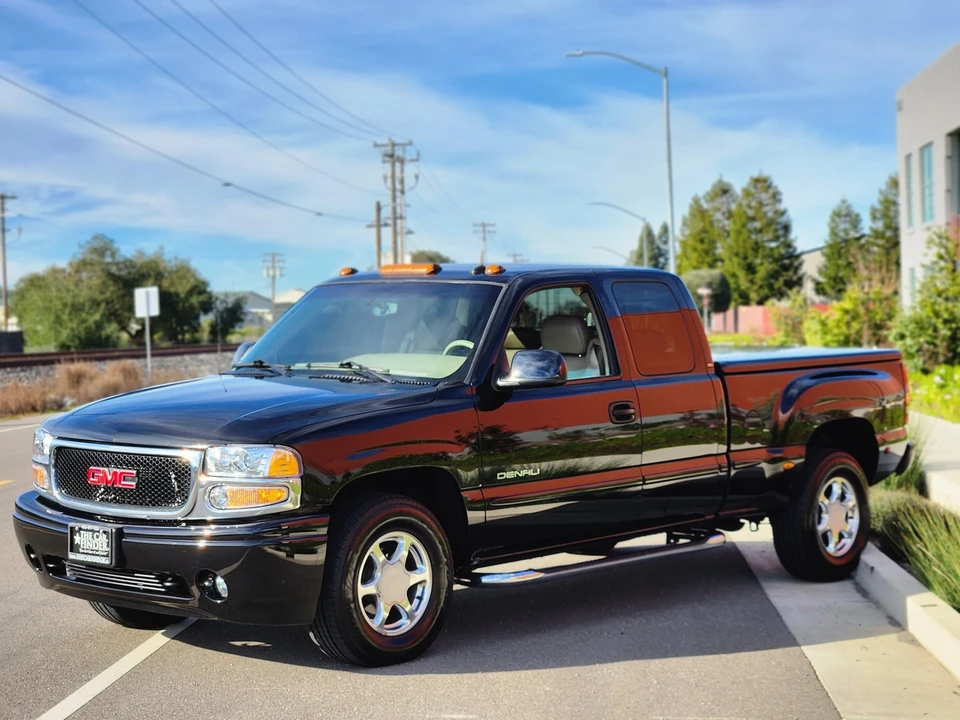 2002 GMC Sierra 2nd Gen - Image 5 of 31