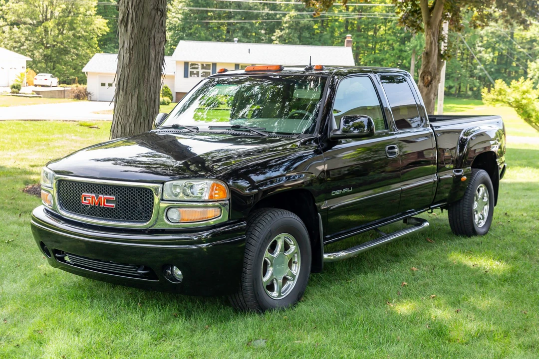 2002 GMC Sierra 1st Gen - Image 2 of 31