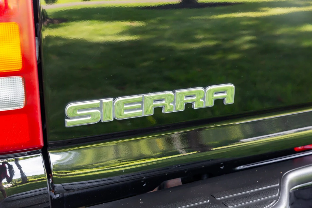 2002 GMC Sierra 1st Gen - Image 28 of 31