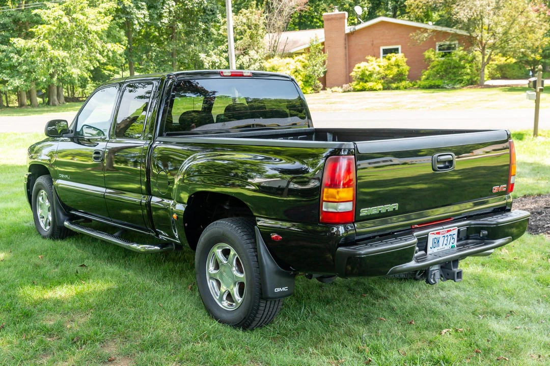 2002 GMC Sierra 1st Gen - Image 4 of 31