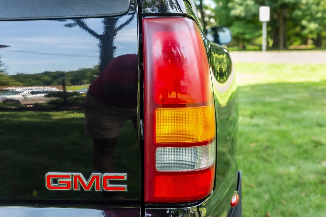 2002 GMC Sierra 1st Gen - Image 19 of 31