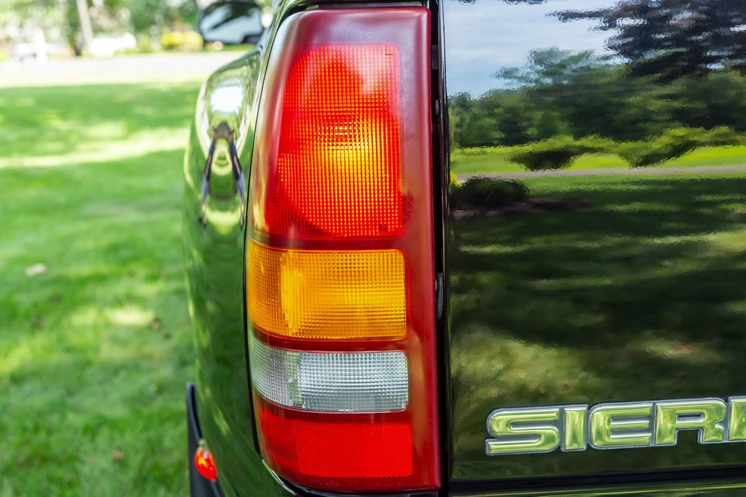 2002 GMC Sierra 1st Gen - Image 21 of 31