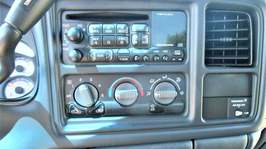 2002 GMC Sierra 2nd Gen - Image 9 of 21