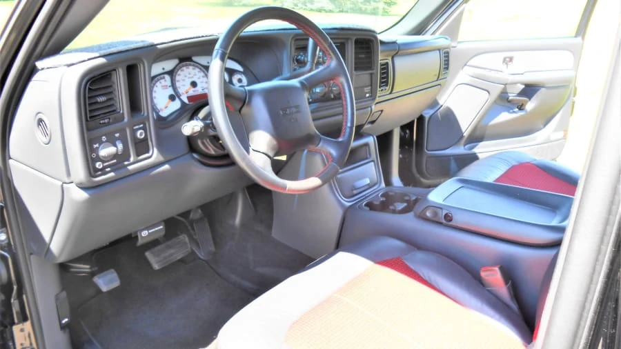 2002 GMC Sierra 2nd Gen - Image 5 of 21
