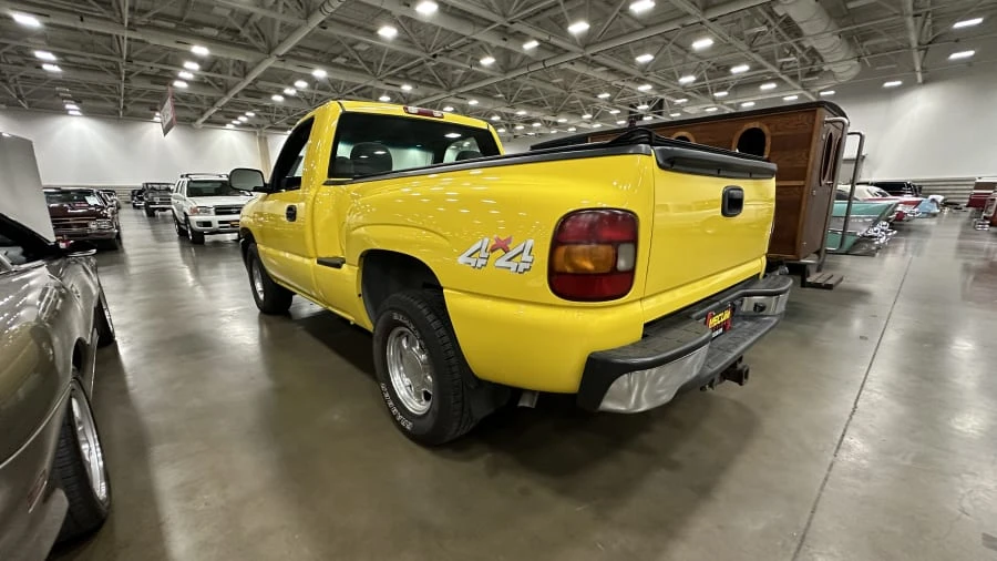 2002 GMC Sierra 2nd Gen - Image 2 of 4