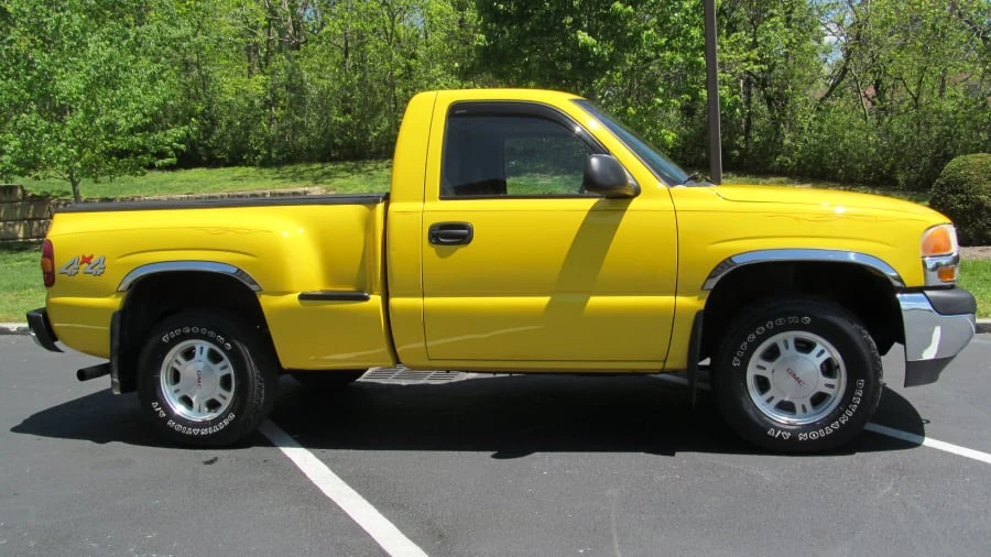 2002 GMC Sierra 2nd Gen - Image 2 of 9