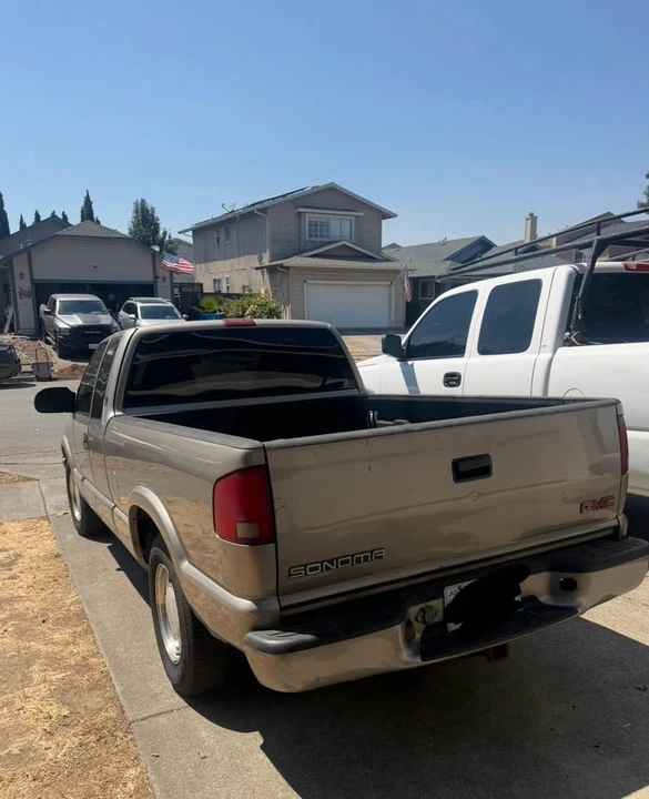 2002 GMC S-15/Sonoma - Image 2 of 6