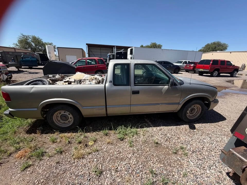 2002 GMC S-15/Sonoma - Image 2 of 8